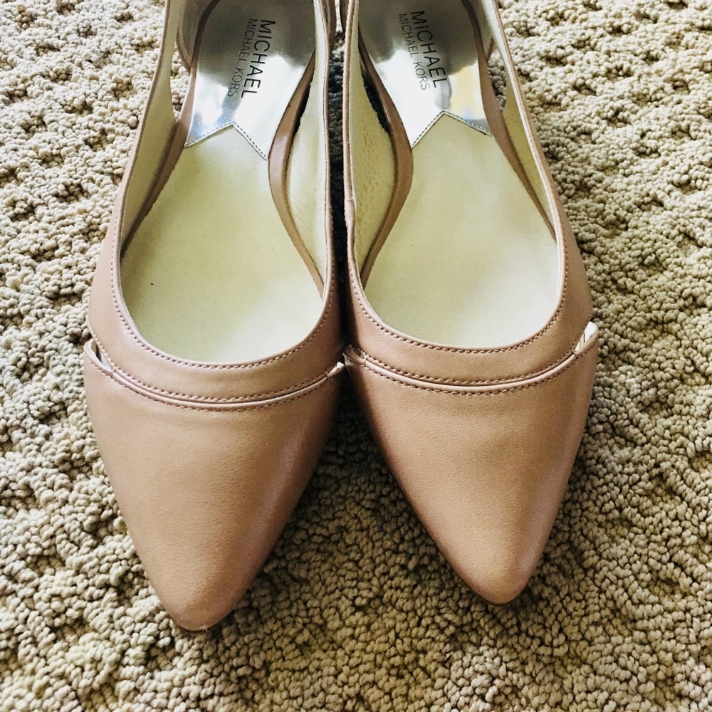 Michael Kors flat camel color